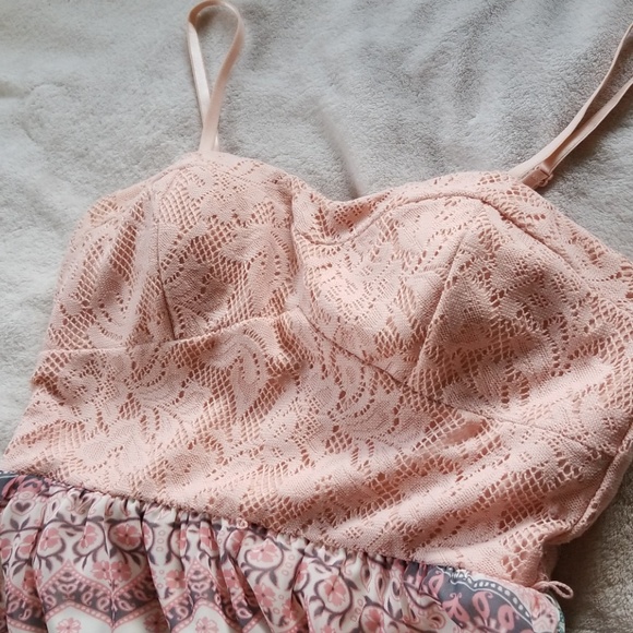 *SOLD * Dress - Picture 4 of 4